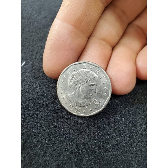 Other - Vintage 1999 Susan B. Anthony Dollar